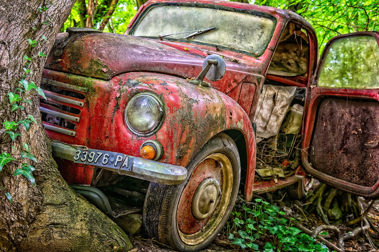 car, accident, tree-3385499.jpg